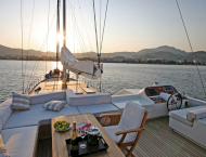 Alquiler de goletas GETAWAY navegando en Grecia y Turquía con Contact Yachts