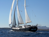 Luxury charter gulet yacht DIDI sailing in Greece and Turkey with Contact Yachts_2