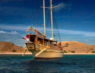 Luxury yacht charter vacation in Bali, Indonesia with a yacht Si Datu Bua