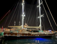 contact-yachts-dragonfly_0002