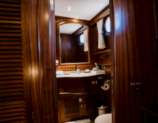 bathroom on a gulet