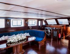 dining table on board luxury gulet yacht capricorn 1