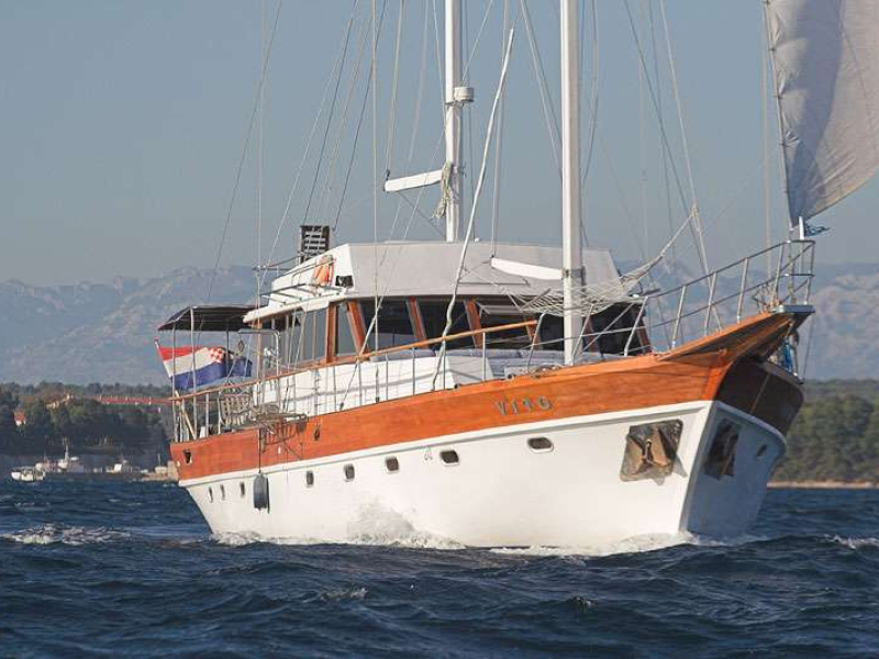 contact-yachts-vito-008