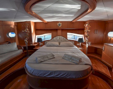 contact-yachts-blue-dream-023