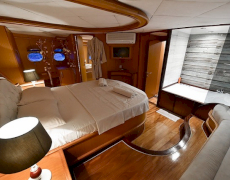 contact-yachts-blue-dream-025