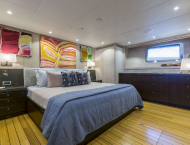 Perth Boat Hire | AKIKO Luxury motor yacht for 10 guests